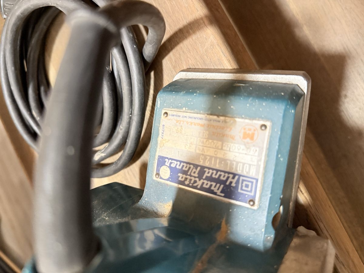 Makita Tutte le macchine: Elektrohobel Makita – Usato da Affoltern BE venduto da _Kaeser_ 2