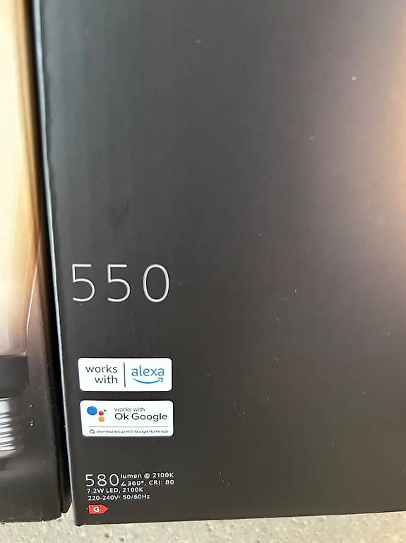 Philips Lampade: Philips Hue Thin Filament E27 580l 2100K 7.2W – Usato da Uster venduto da Marius_86 2
