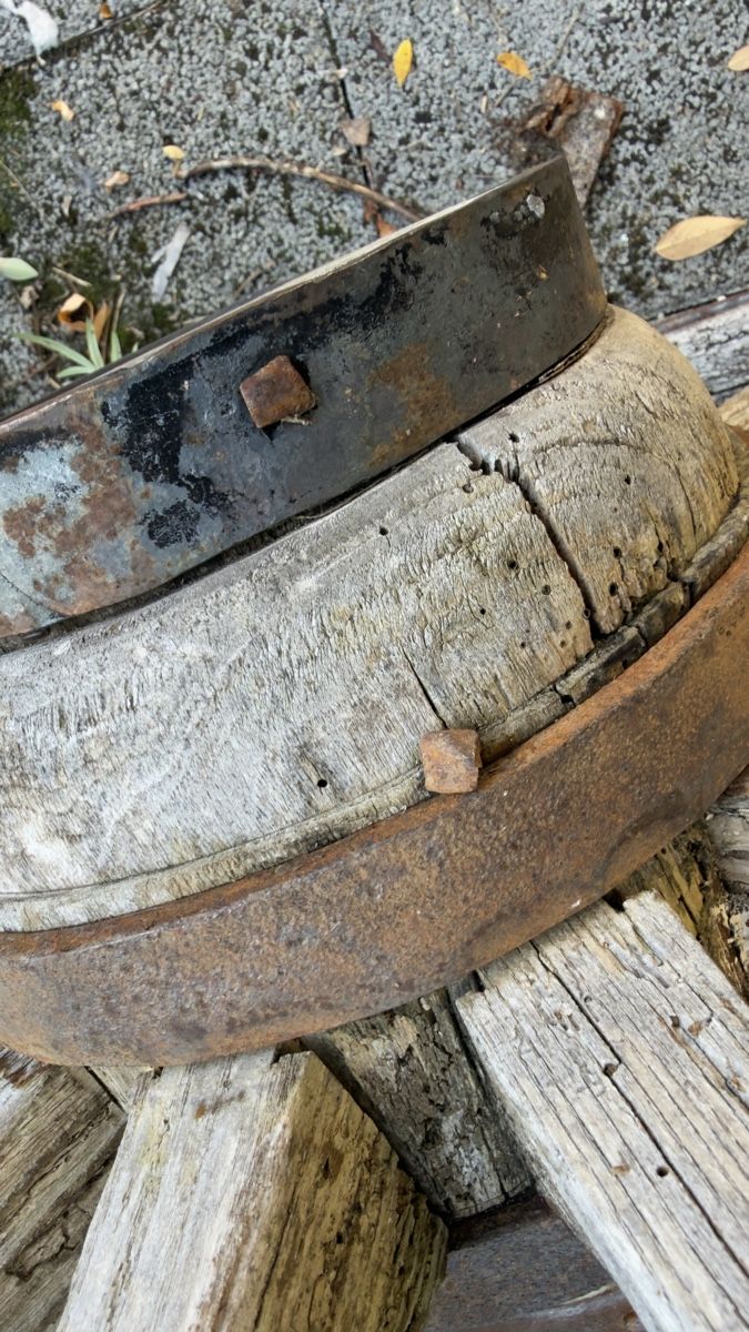 Carrozze: Antikes Wagenrad Holz Eisen   – Usato da Thunstetten venduto da Specht71 4