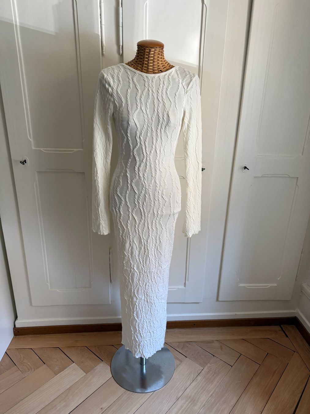 Shein Kleider: Maxikleid offweiss figurbetont 34 – Gebraucht aus Zürich von Diazaio