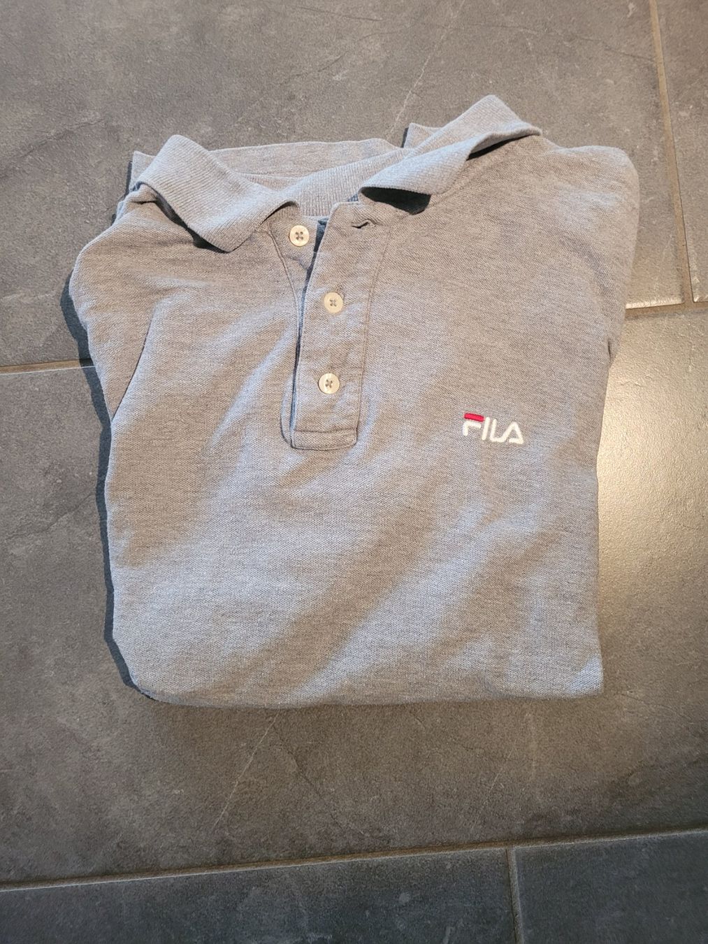 Fila Magliette Polo: Fila Polo Größe L ab 1 CHF – Usato da Dübendorf venduto da Saturnin35