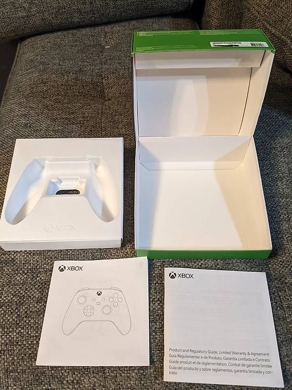 Sonstige Dekorationen & Accessoires: Xbox Controller Box Only Carbon Black Includes Box – Neu und originalverpackt aus Grandson von art_cb5p 1