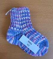 Babysöckli. gestrickte Fußlänge 9.5 cm Unikat