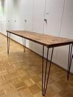 Holztisch 