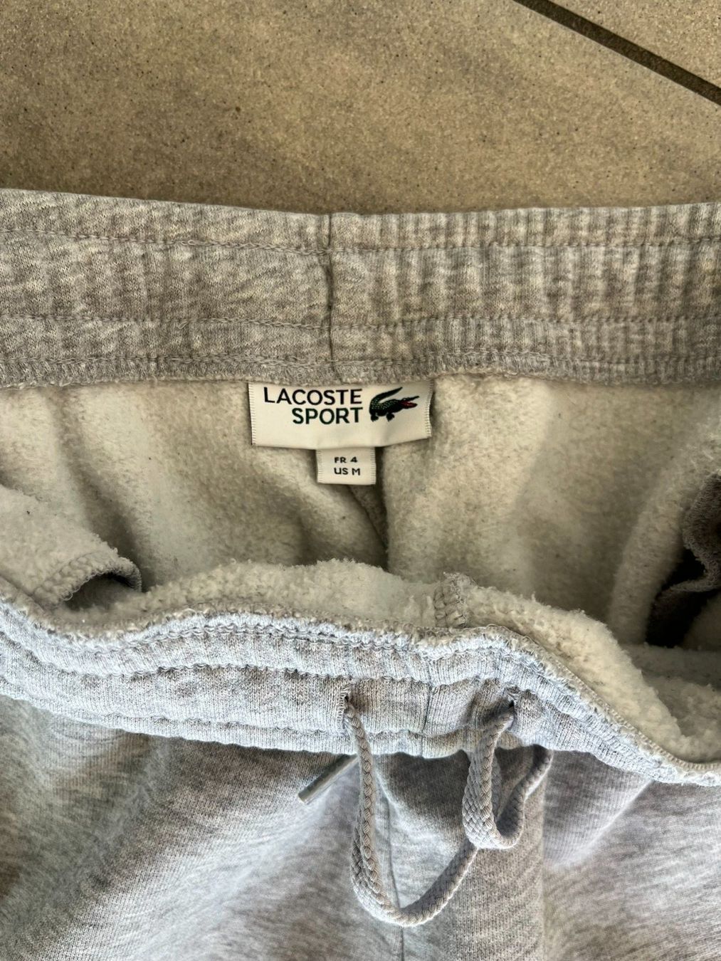 Lacoste Hosen: LACOSTE Trainerhose lang Hellgrau – Gebraucht aus Otelfingen von Denis_ZH 2