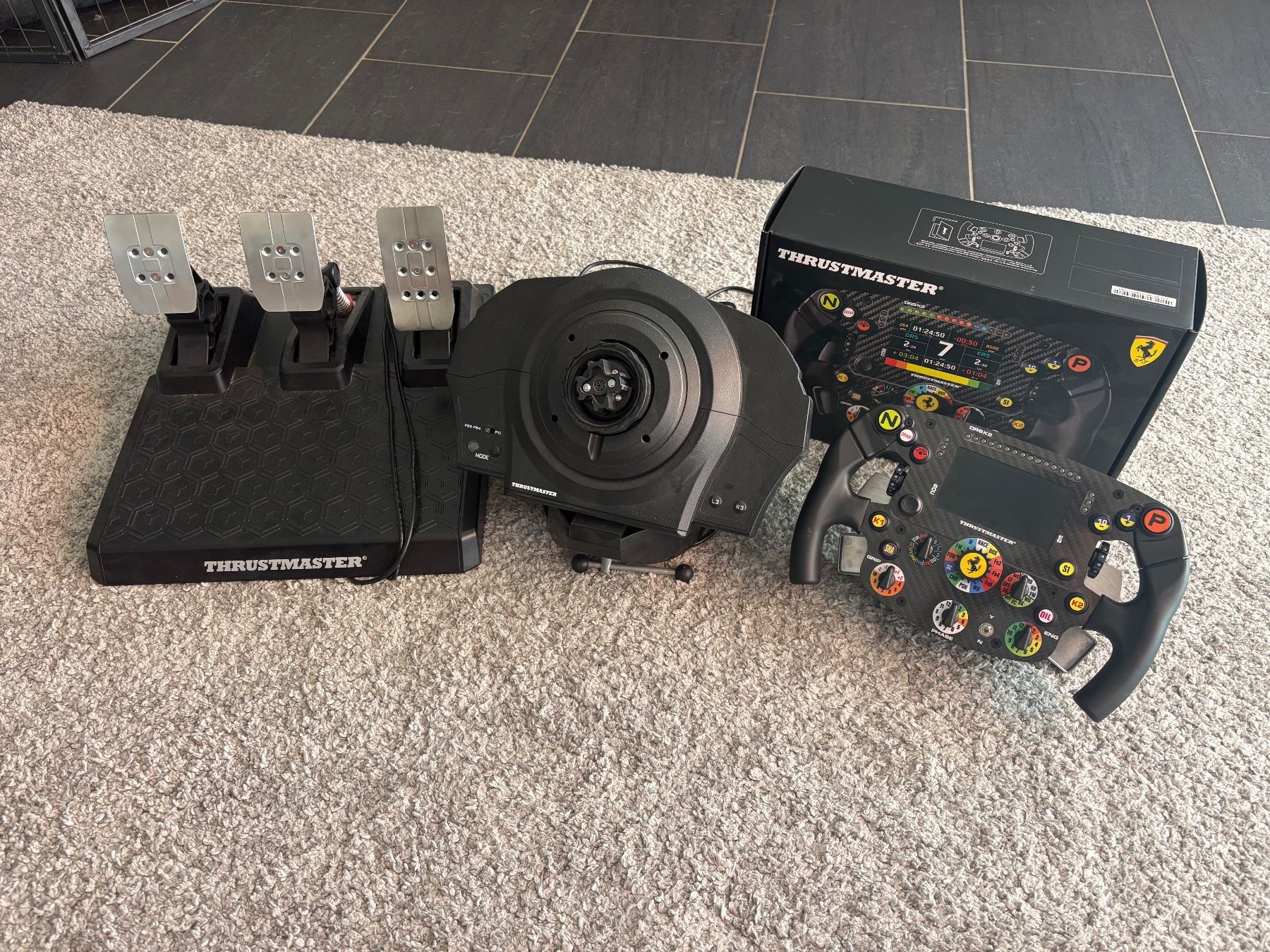 Console: Thrustmaster SF1000 Ferrari Lenkrad mit Pedalen Set – Usato da Schalunen venduto da phep23