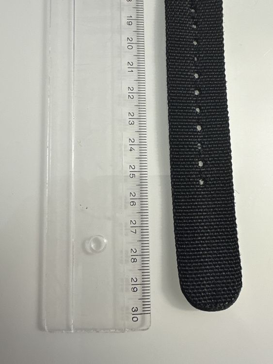 Bracciali & Braccialetti: Schwarzes  Nati Uhrenarmband Textil, neuwertig, 22mm breit – Nuovo (secondo la descrizione) da Biel/Bienne venduto da Vintgare 2