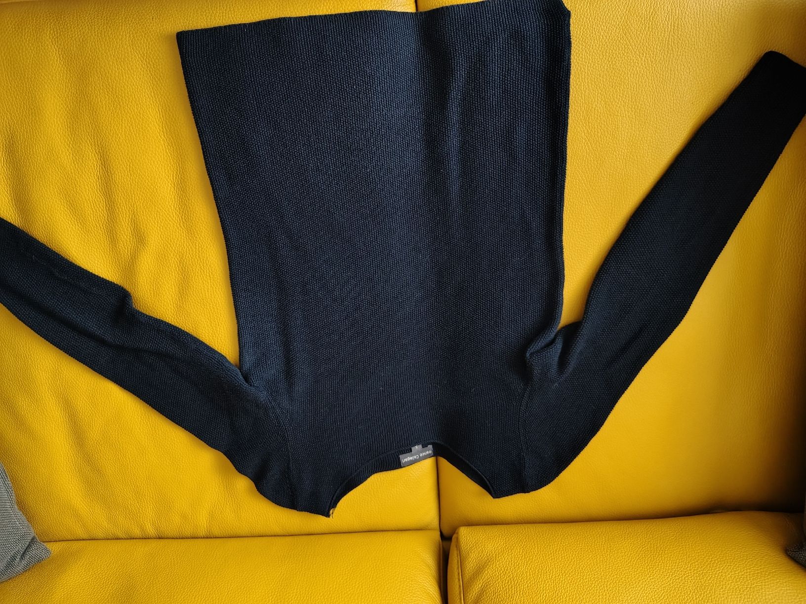 Pullover & Sweatshirts: Pullover – Gebraucht aus Embrach von Gia03