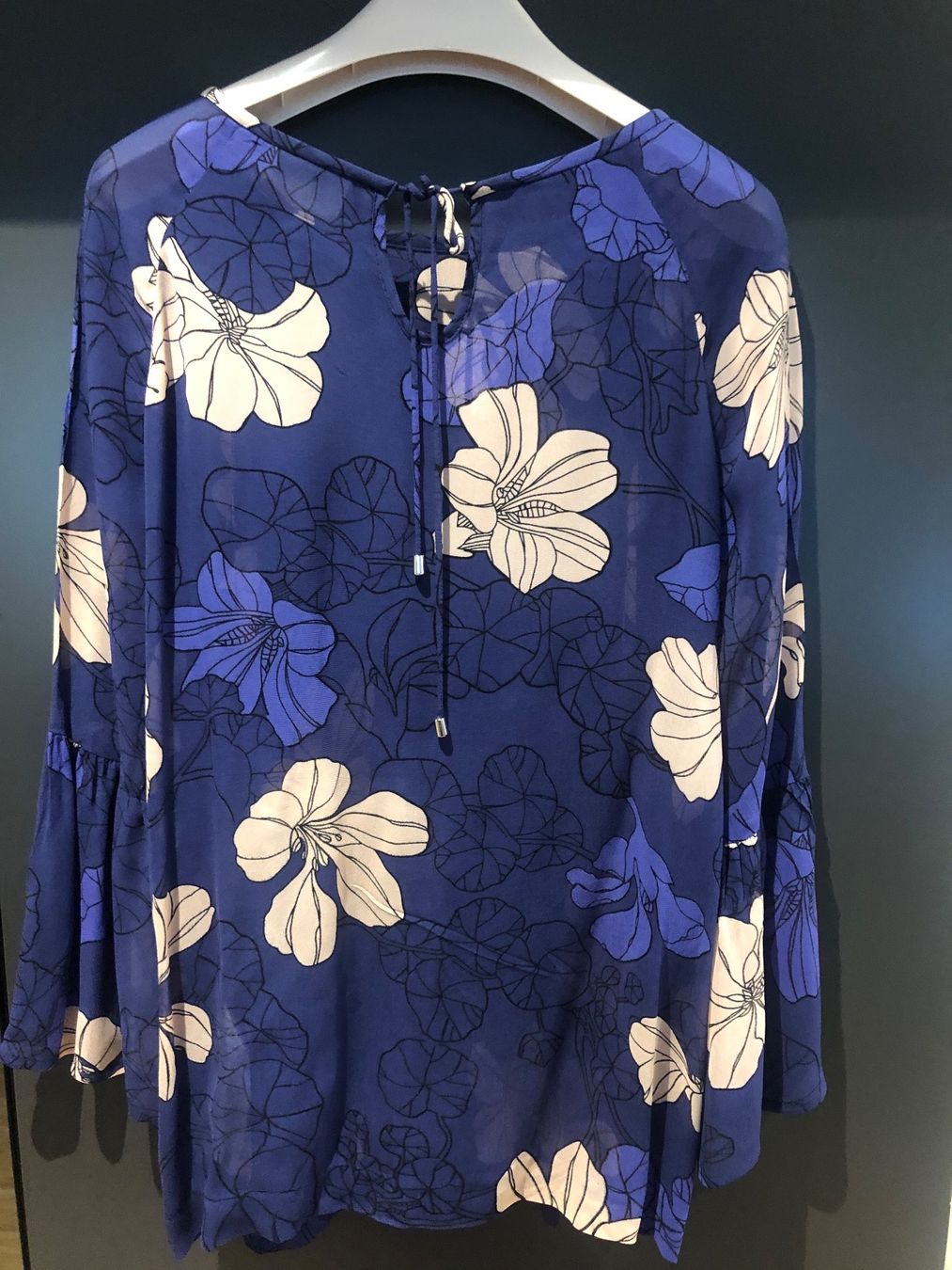 Blusen: Sommerbluse neuwertig** – Neu (gemäss Beschreibung) aus Dübendorf von MyFashionArchive