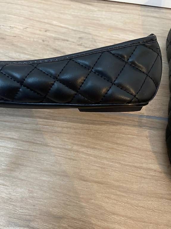 Scarpe da donna: Ballerinas schwarz Grösse 38 gesteppt Lack – Usato da Hausen AG venduto da corinne_g 2