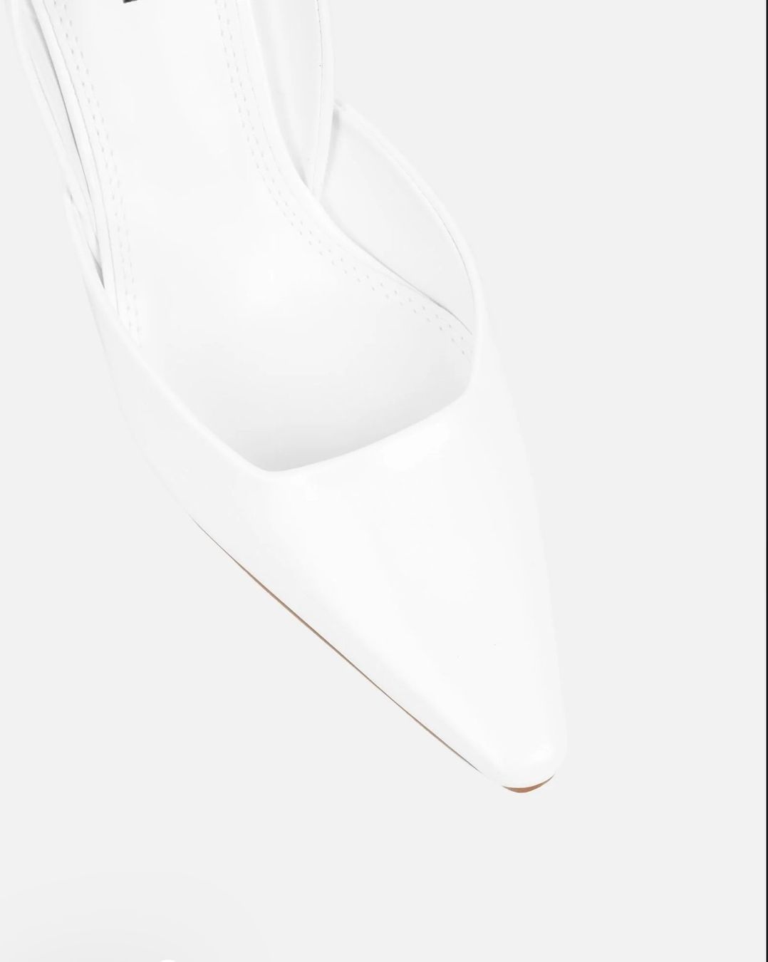 Scarpe da donna: Weisse elegante Slingpumps, Gr. 38, neu – Nuovo e nell'imballaggio originale da Niederhasli venduto da Arena15 3