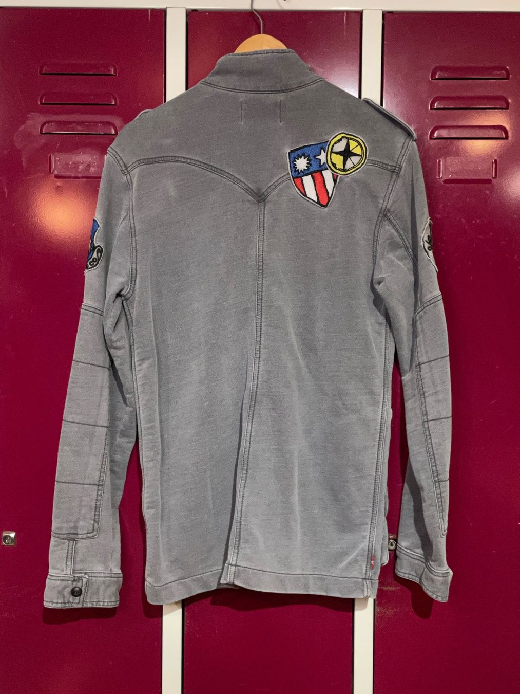 Levi's Giacche: LEVI'S PATCHES TYPE ARMYJACKET SWEAT SZ: M – Usato da Cortaillod venduto da Stay_Alive_vintage 1