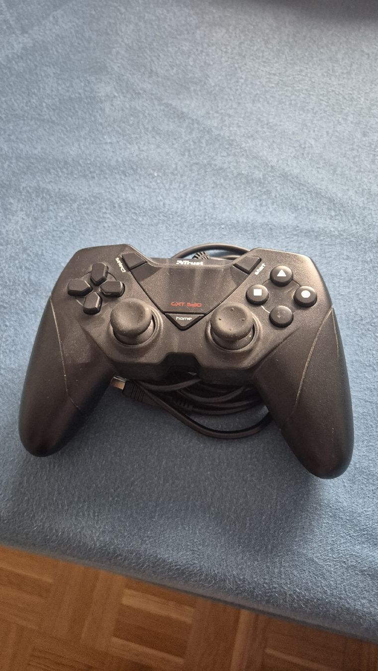 Trust Controller: Manette Trust – Usato da Corcelles-Payerne venduto da craveiro_in4k