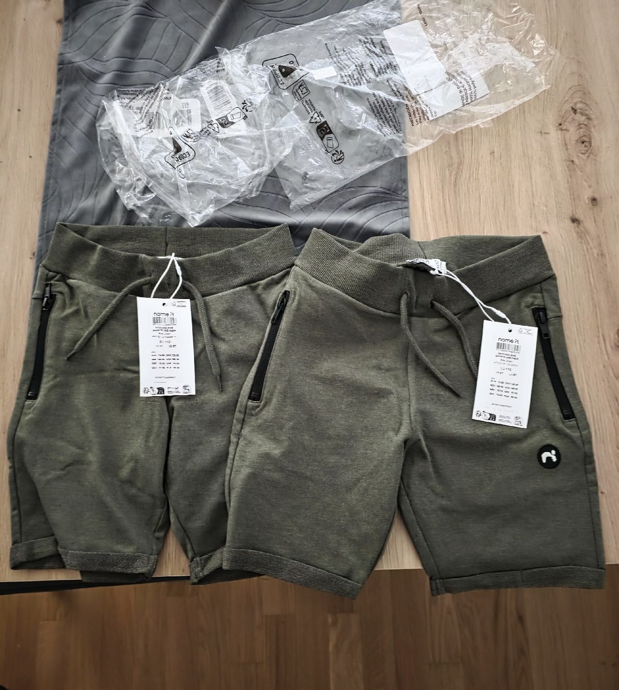 Pantaloni: kurzehose gr 110 2 stück – Nuovo (secondo la descrizione) da Romanshorn venduto da carlx33 2