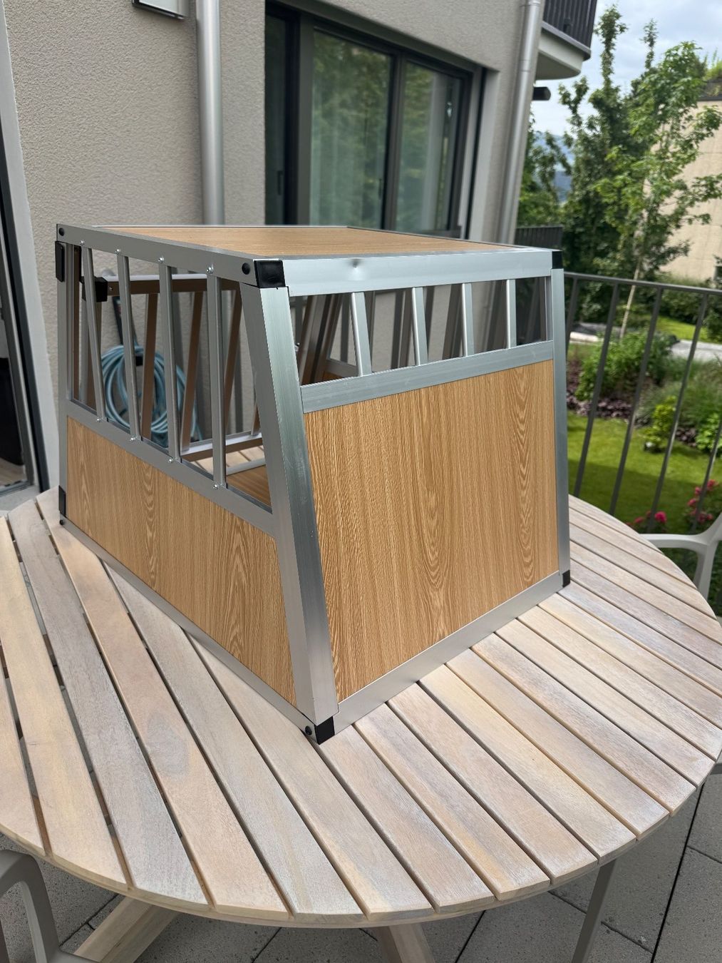 Gabbie, trasporto & Sicurezza: Hundebox Alu geneigte Rückseite – Usato da Männedorf venduto da Flwa 3