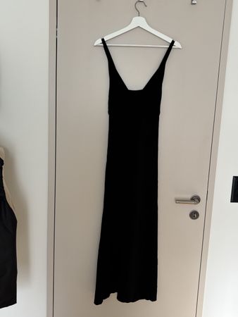 Schickes schwarzes Sommerkleid von Dilvin - Grösse M