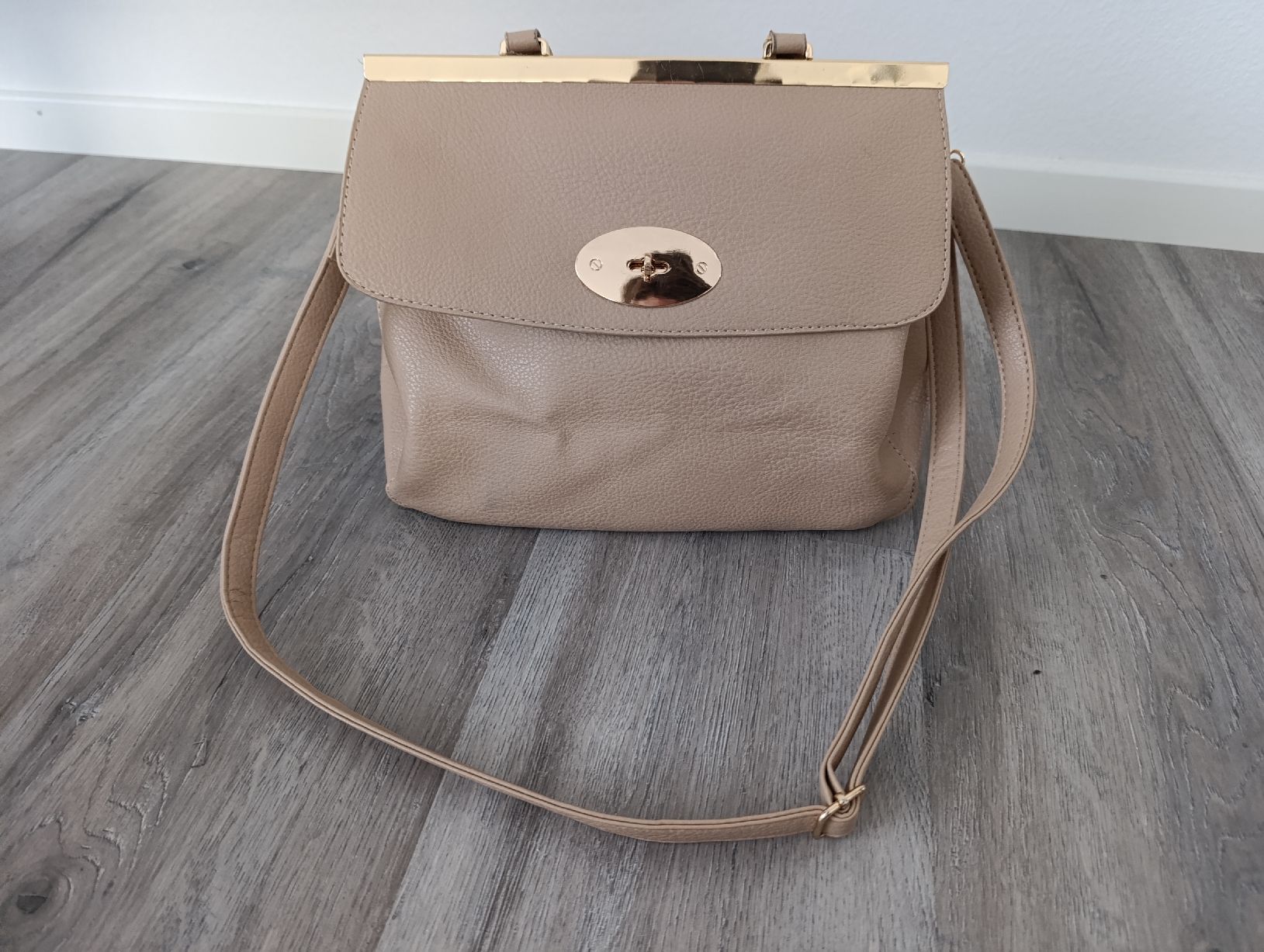 Taschen für Damen: Praktische Alltagstasche – Gebraucht aus Dottikon von _Miss_Kitty