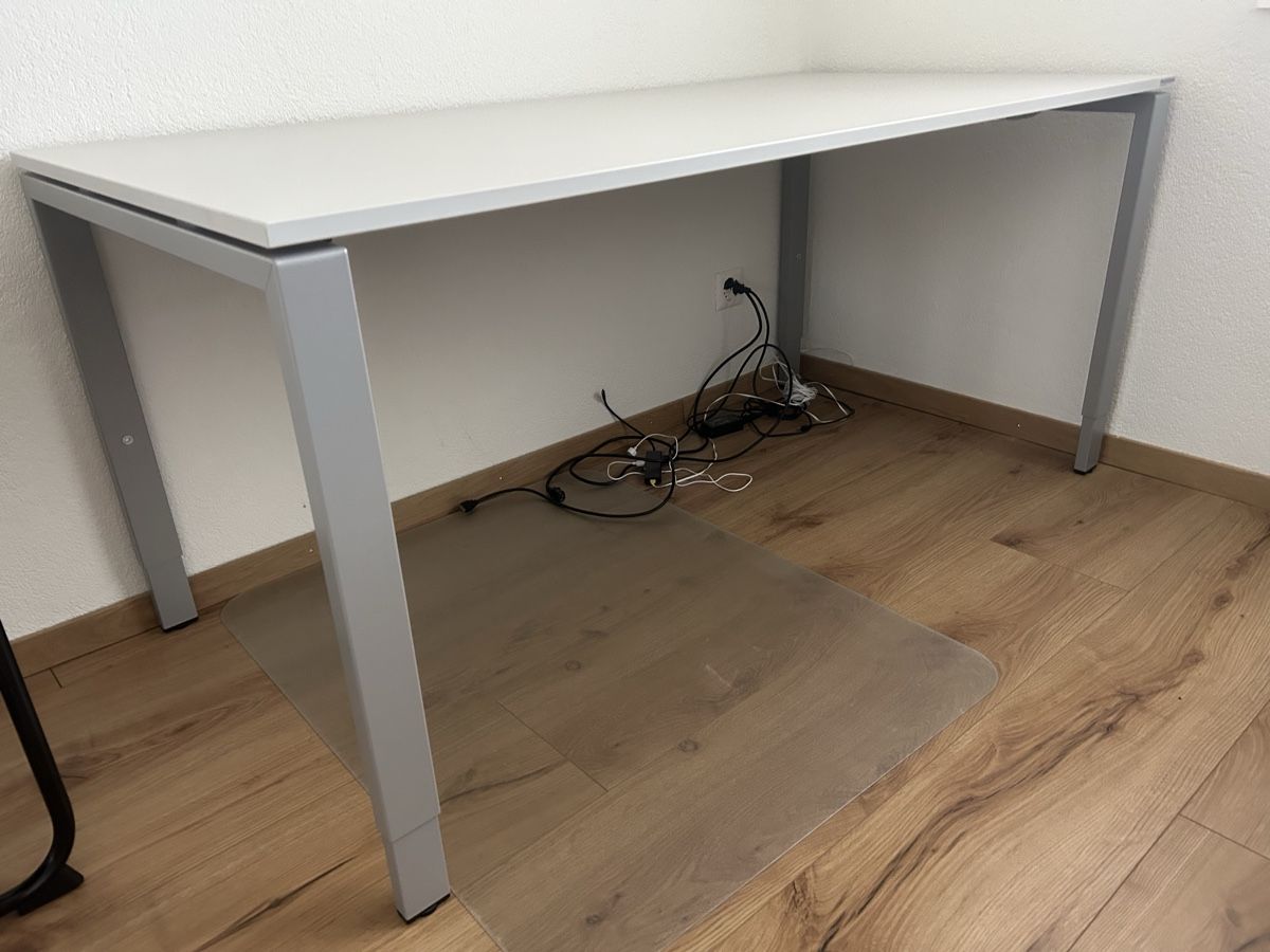 Scrivanie: Bürotisch / Schreibtisch – Usato da Bätterkinden venduto da cla_fv8d