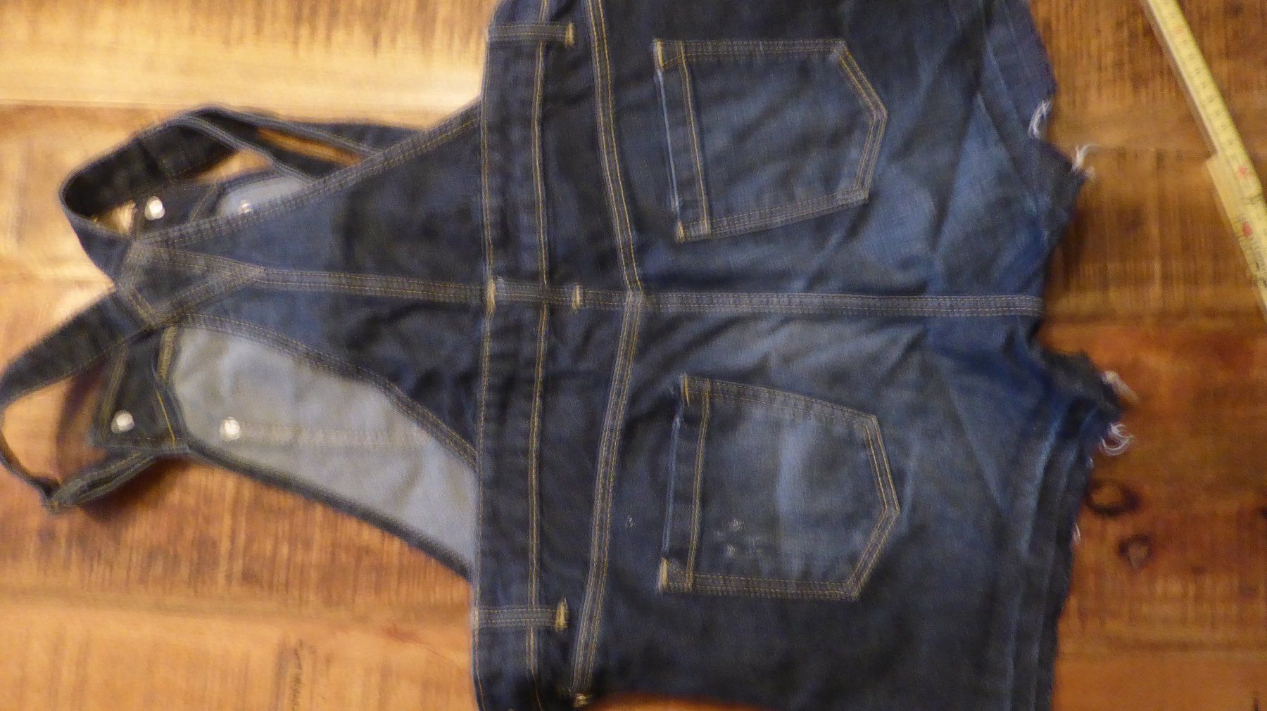 Jeans: Kurze Jeans Latzhose Gr 36 Janina – Usato da Sargans venduto da Benziner 6