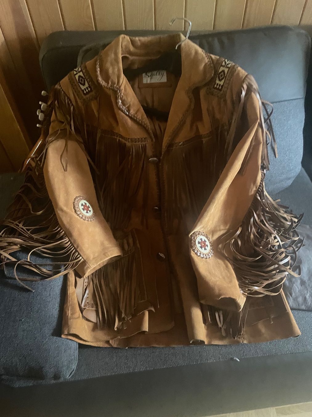 Giacche: Veste en daim acheter à san francisco – Usato da Fribourg venduto da pcaurora 1