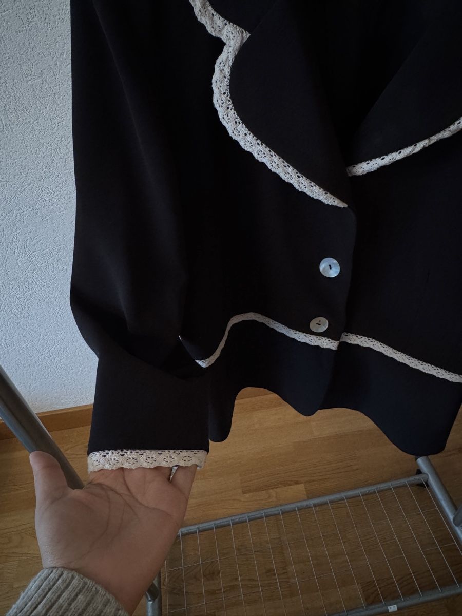 Giacche: Blazer mit Spitze – Usato da Winterthur venduto da Flomiverse 3