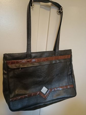 Schwarze L.Credi Handtasche, ideal für Business