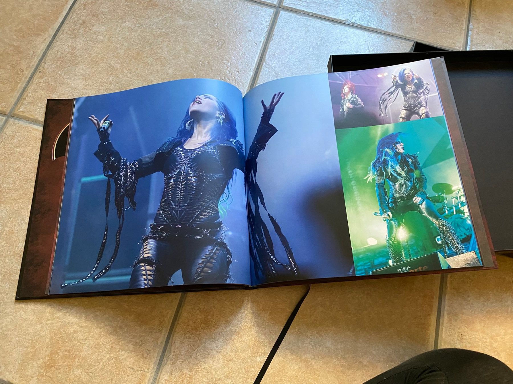 CDs: Arch Enemy | As the Stage Burn ! || Box set, Limited edition – Gebraucht aus Monthey von fel_8fp5 4