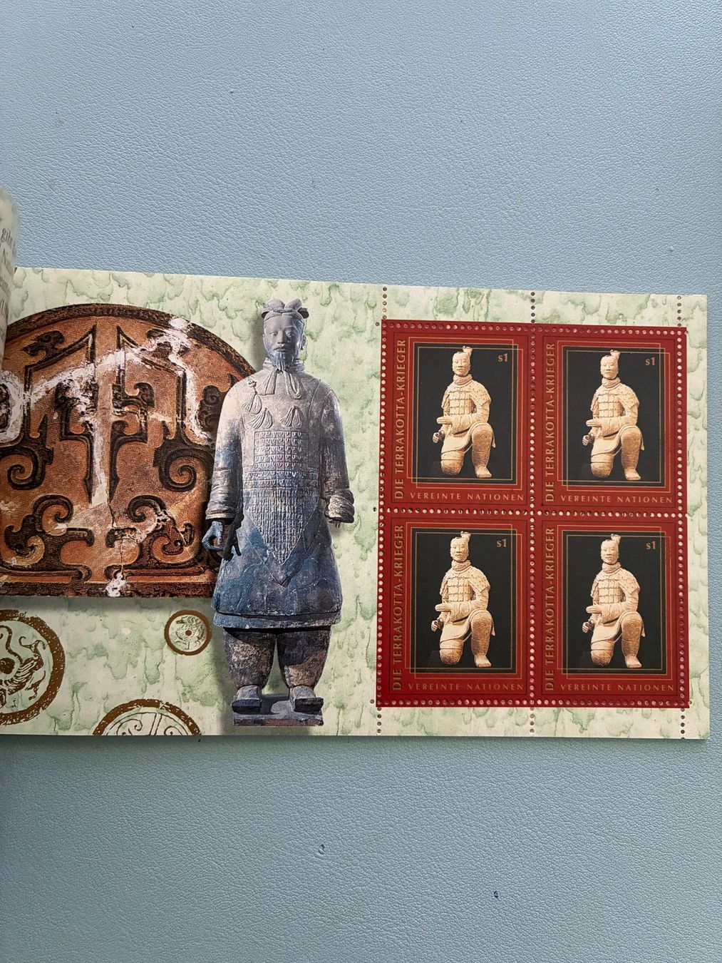 Tous les timbres: 1997 UNO Markenheftchen Terrakotta-Krieger postfrisch – D'occasion à Eggersriet par stamp303 2