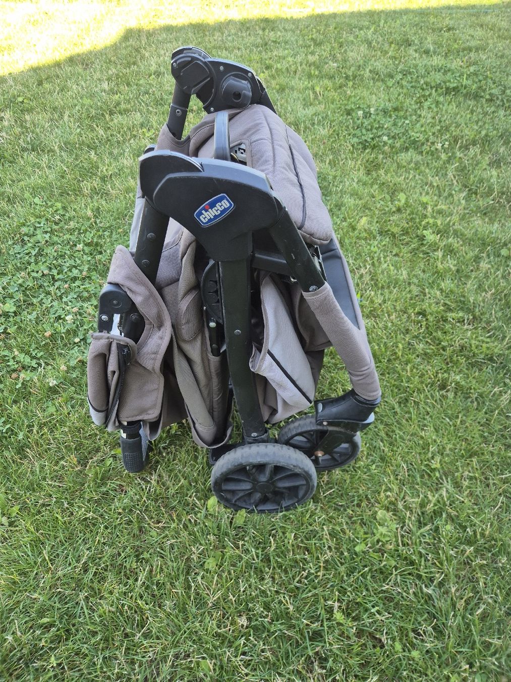 Chicco Kinderwagen: Buggy Kinderwagen – Gebraucht aus Langnau i/E von urswit 1