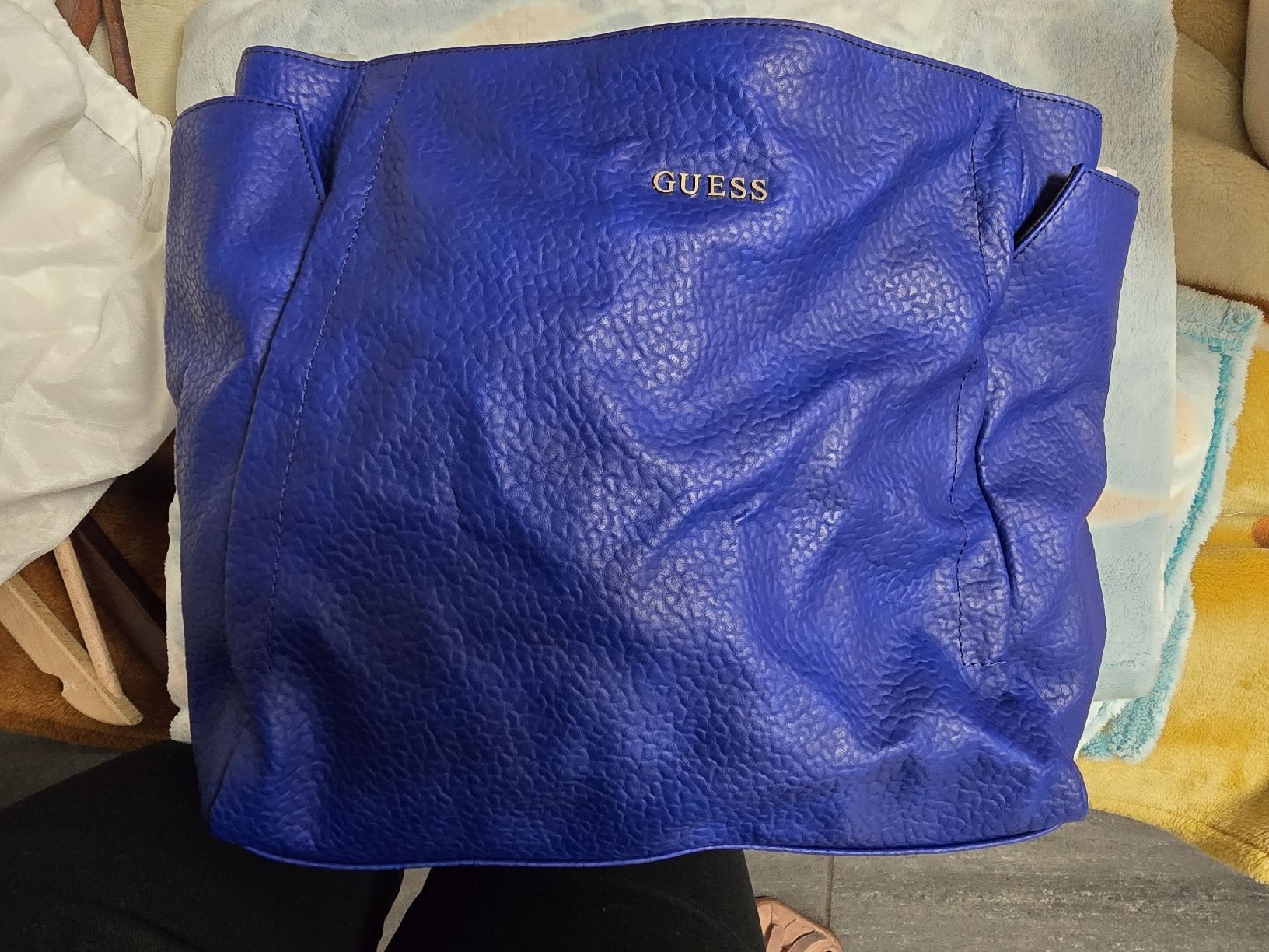 Guess Borse da donna: GUESS Tasche, klnigsblau, NEU – Nuovo e nell'imballaggio originale da Landquart venduto da eni444