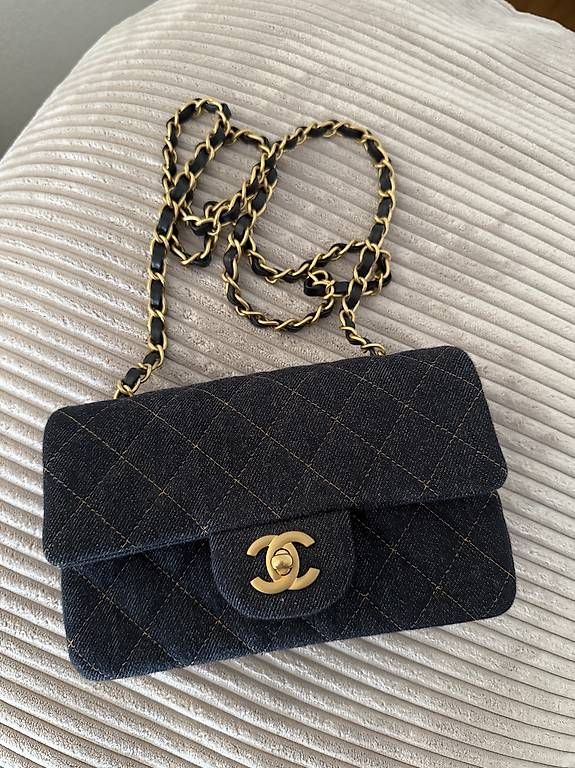 Chanel Borse da donna: Chanel Classic Mini in Jeans – Usato da Affeltrangen venduto da lavivala
