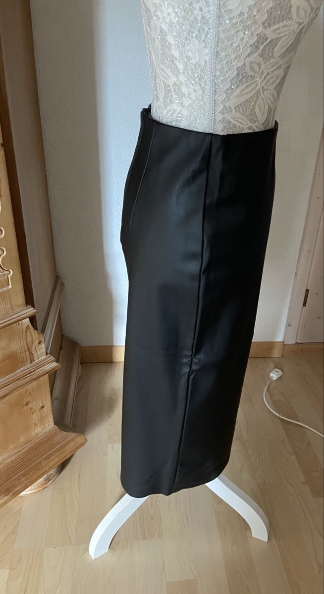 H&M Röcke: Rock schwarz Lederimitat H & M – Neu (gemäss Beschreibung) aus Bubendorf von KaubkueRe 4