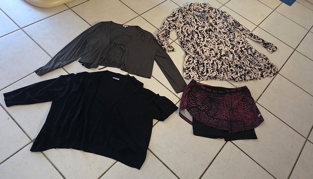 Kleiderpakete: Damen-Kleiderpaket Gr. XL 44/48 – Gebraucht aus Seewen SO von wit_6lph