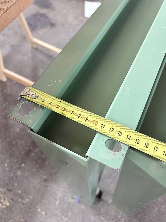 Altre attrezzature per officine: Lista Tischbeine 2Stk – Usato da Triesen venduto da f_l_gd22 1