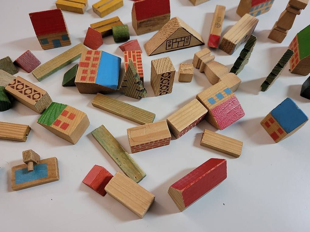 Giocattoli: Verschiedene Holzbausteine Vintage – Usato da Zofingen venduto da Loop_ReSale 3