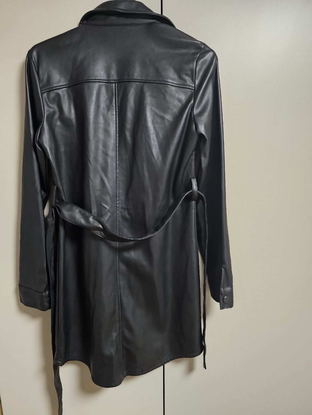 Vestiti: Amisu Lederlook Kleid, Schwarz, Gr. 38, – Usato da Gränichen venduto da nayki12 1