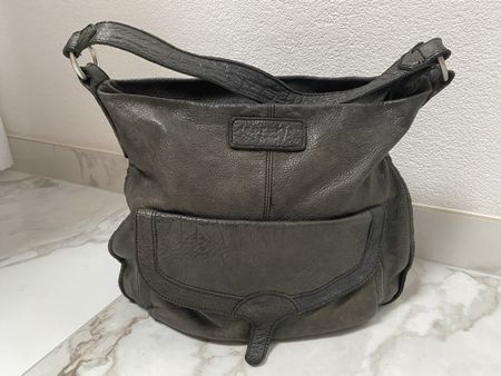 Graue Ledertasche von Liebeskind