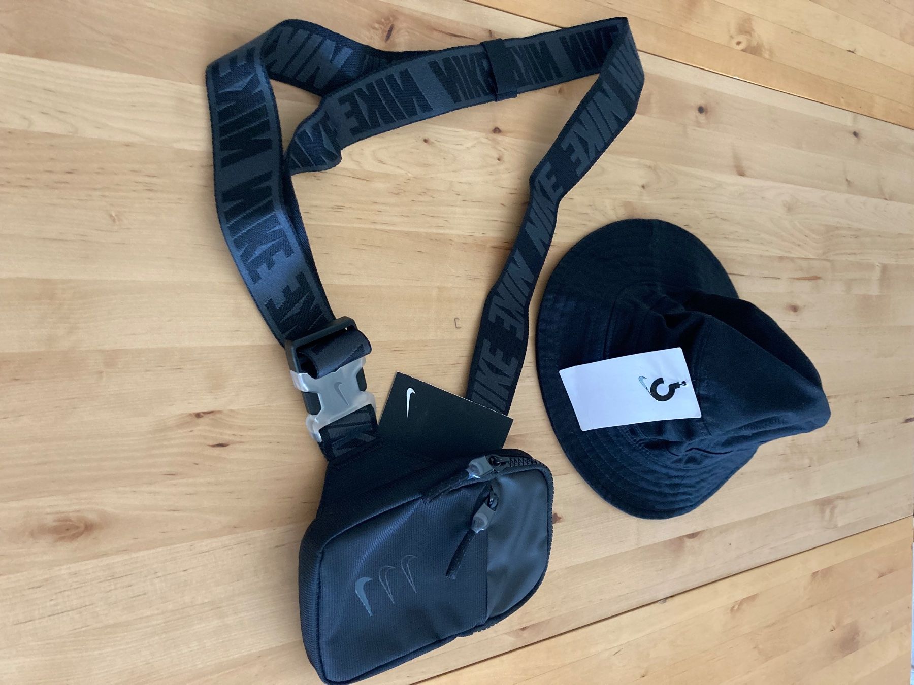 Nike Borse: Nike set cap & bag all  black – Nuovo e nell'imballaggio originale da Märstetten venduto da Shirt74 2