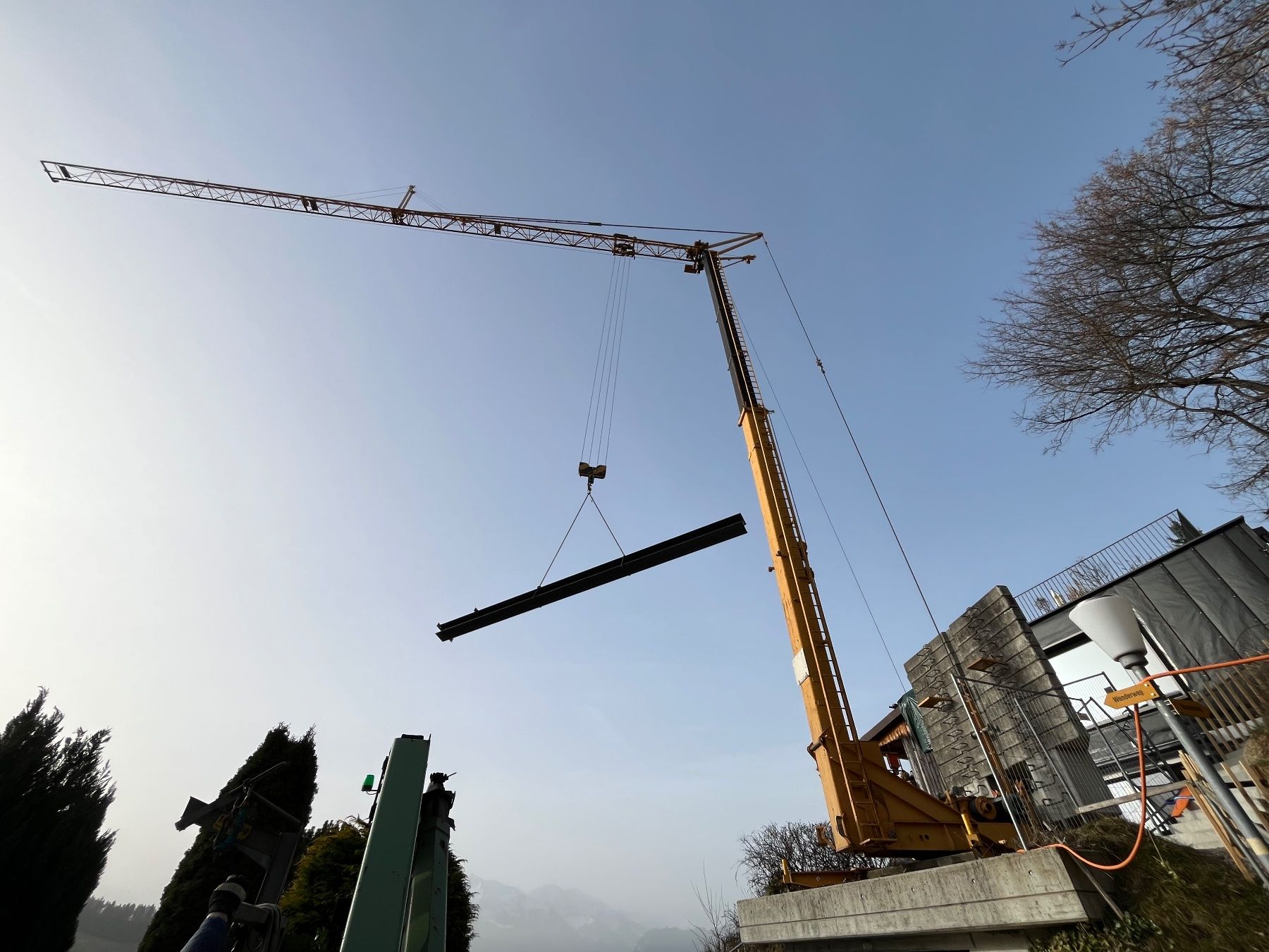 Liebherr Gru: Kran_Liebherr 32K_30 Meter_Geprüft – Usato da Goldiwil (Thun) venduto da 14me21