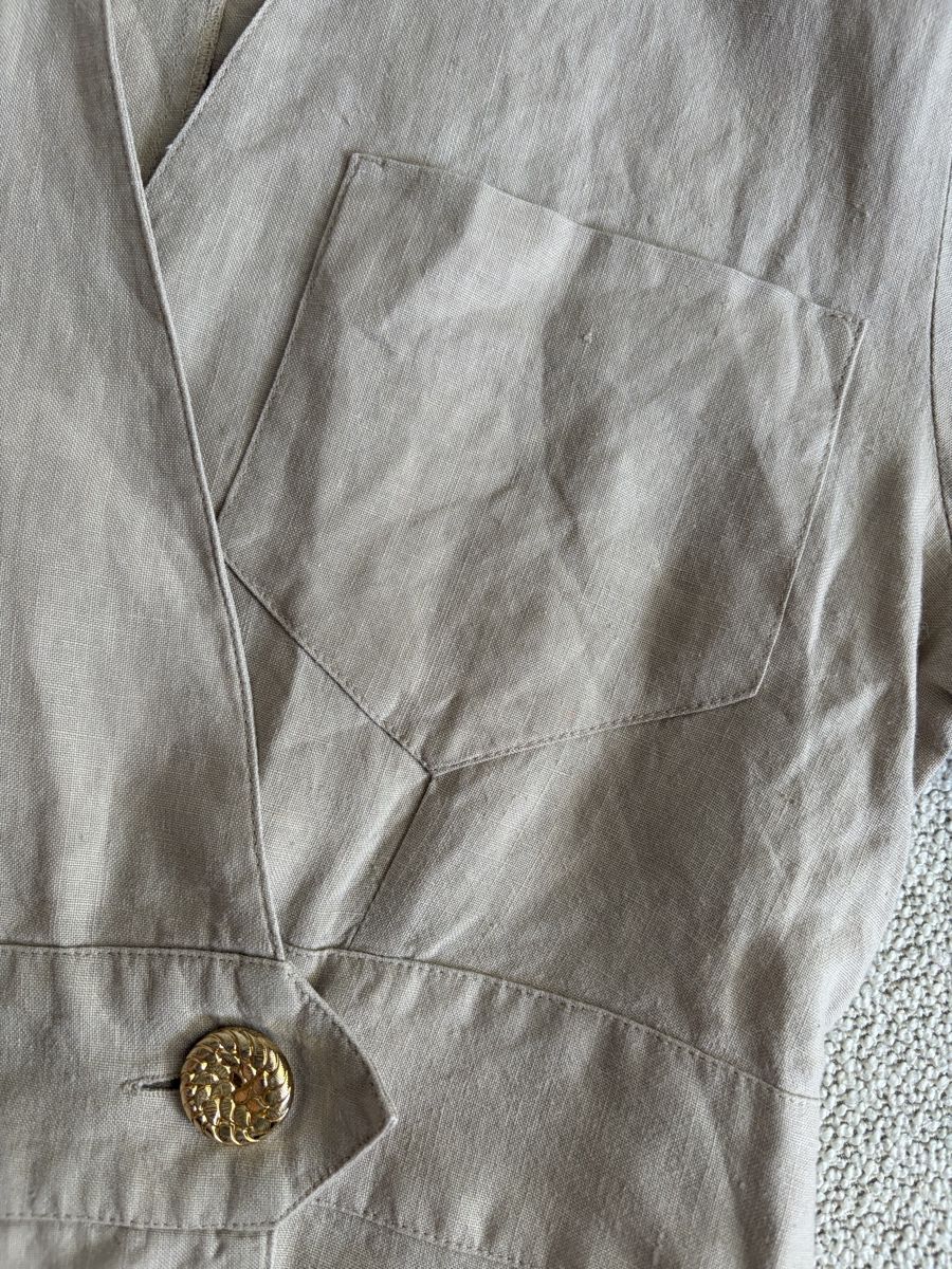 Cappotti: Linen jacket size 38 V-neck button closure – Usato da Zürich venduto da dor_9l9g 1