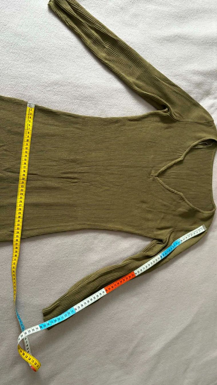 Kleider: Strick Kleid S-M – Gebraucht aus Liestal von aarroon 2