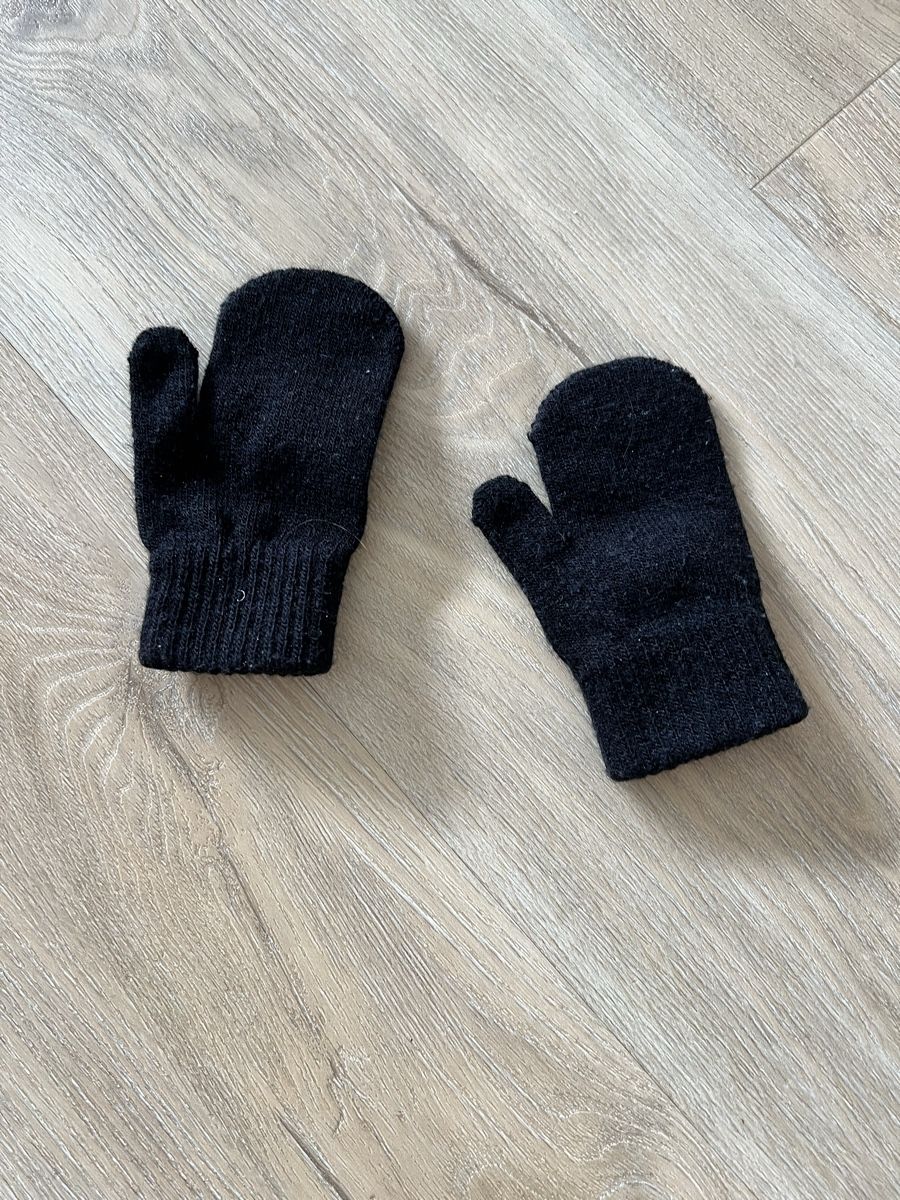 H&M Guanti: Kinder Fäustlinge Strick schwarz – Usato da Zürich venduto da GOJ_fr6c