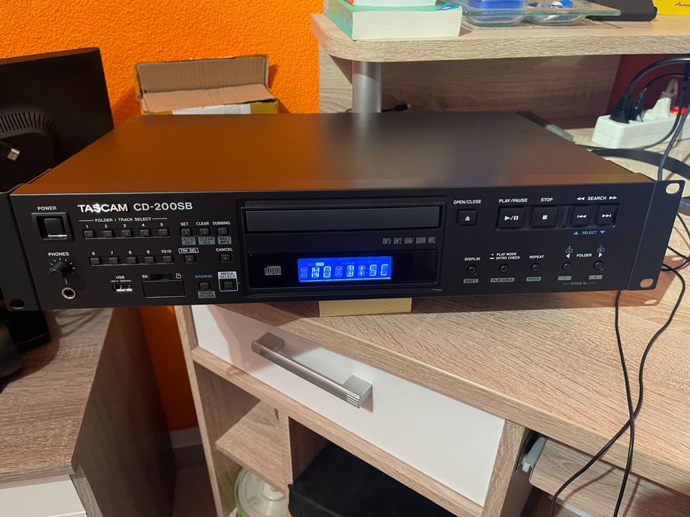 Tascam CD200 SB SolidState/CDPlayer (Ohne FlightCase) Kaufen auf