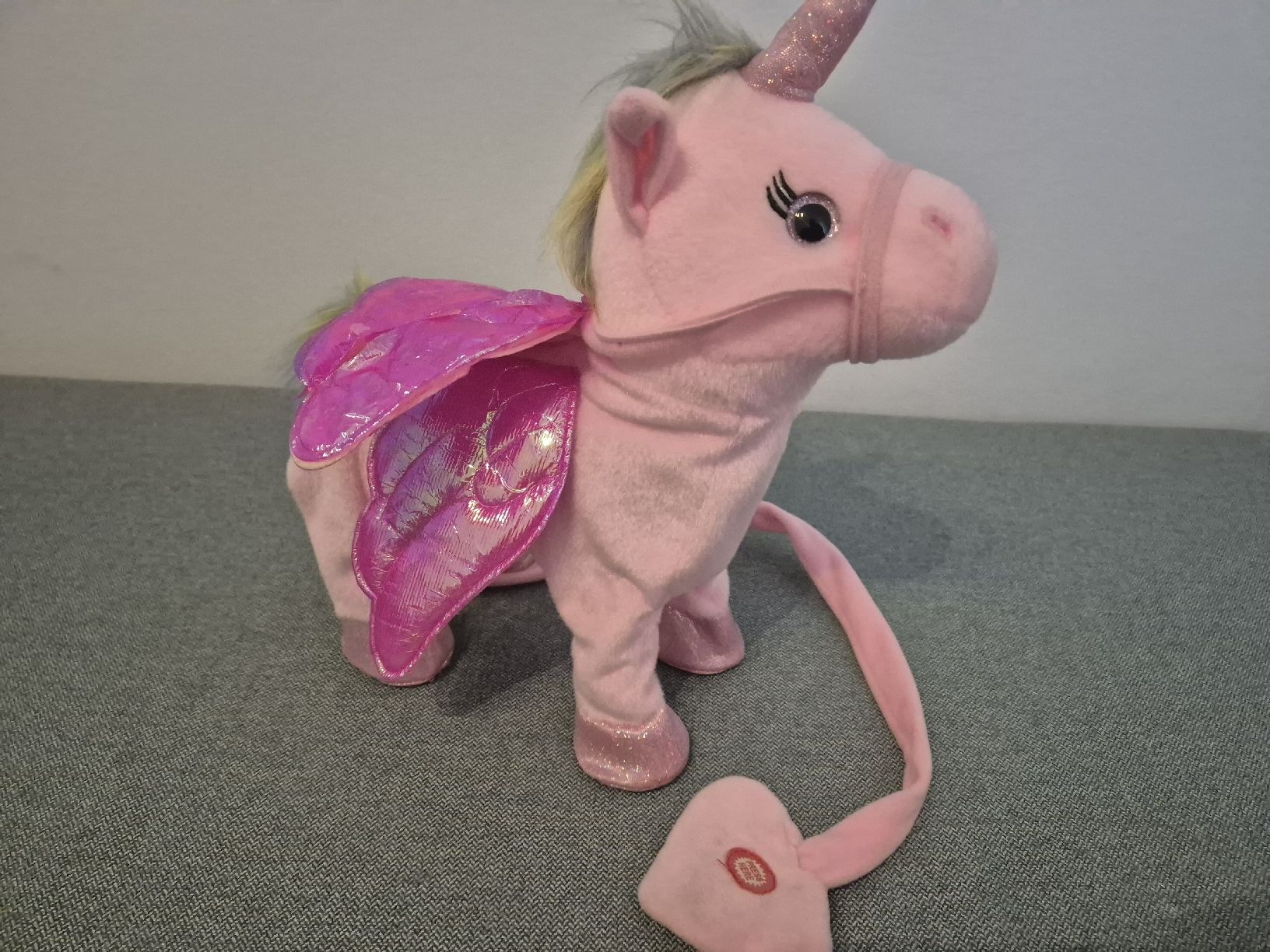 Giocattoli: Walking Unicorn Toy – Usato da Basel venduto da and_zvv7 1