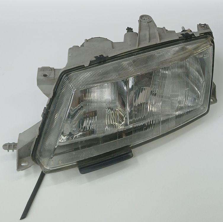 Phare Optique Xenon Pour Saab 9-5 2011 - HELLA Droite - Référence 12842560
