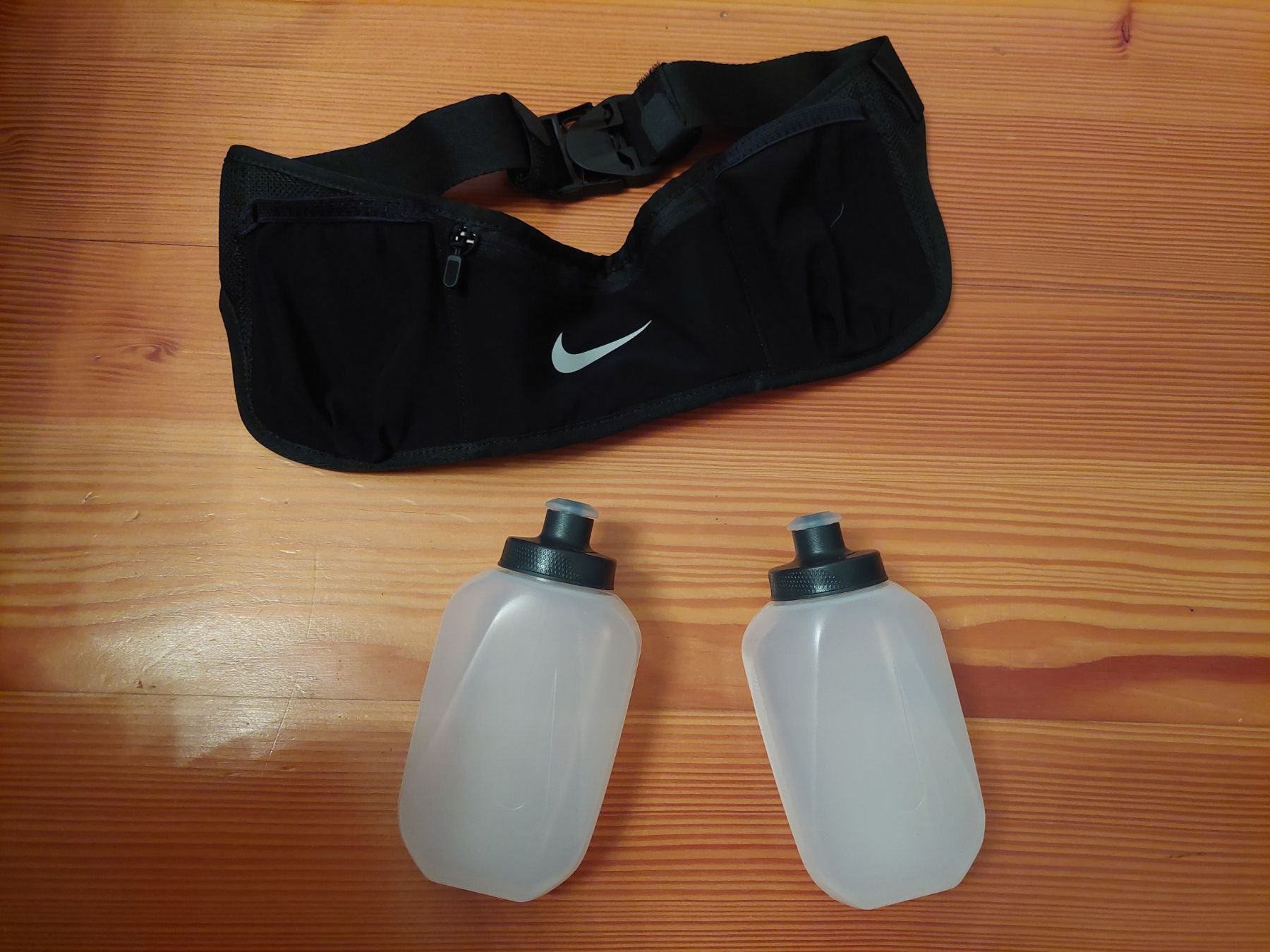 Nike Borracce & Thermos: Laufgürtel Nike mit Flaschen - NEU – Nuovo e nell'imballaggio originale da Lenzburg venduto da ver_q8t5 1
