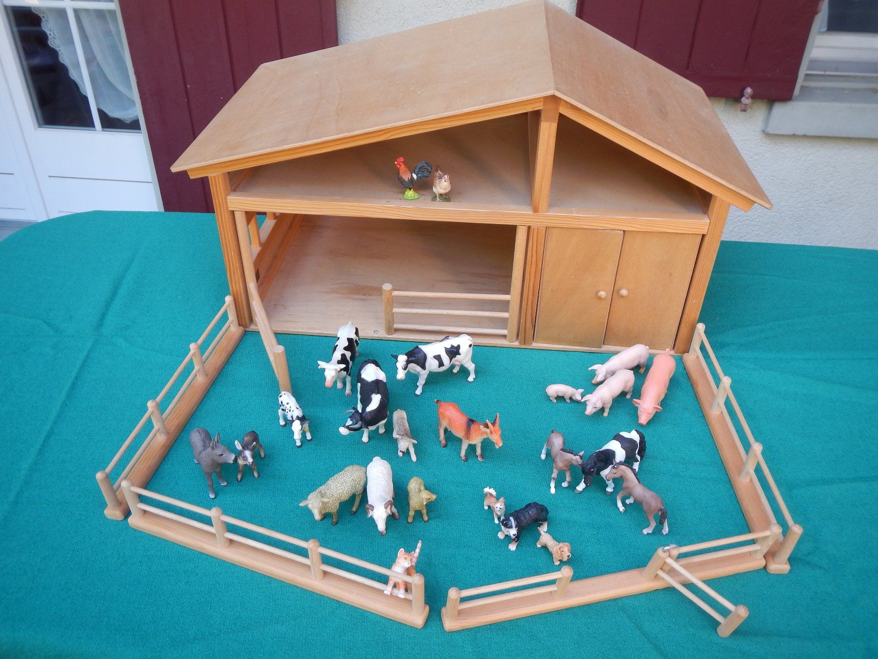Giocattoli: Stall und Tiere – Usato da Aarwangen venduto da Suomo48 1