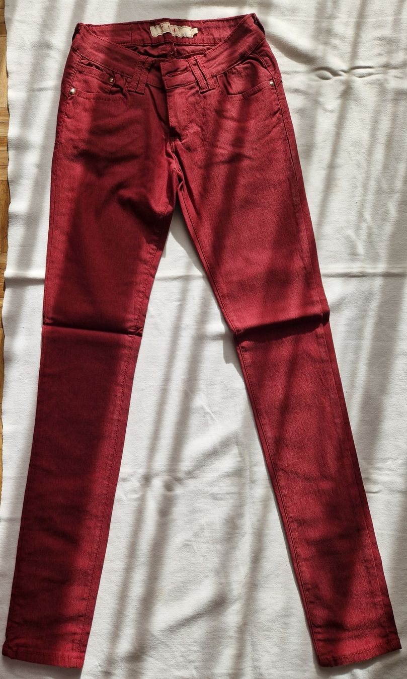 Hosen: Weinrote lange Damenhose – Gebraucht aus Rebstein von Ajs_Toy_Palast_1