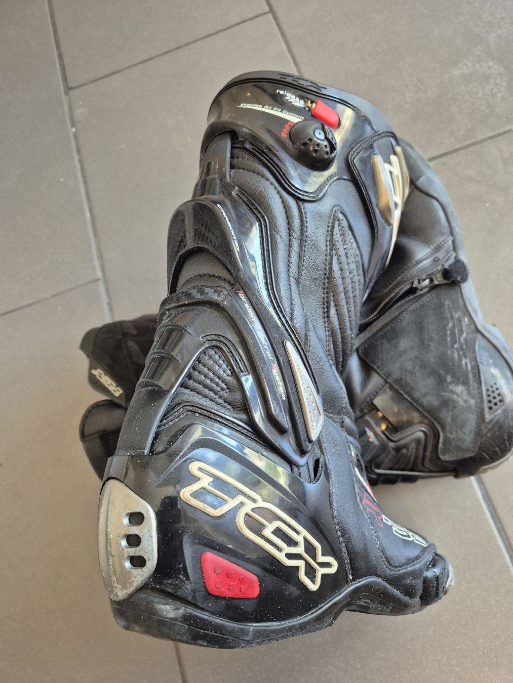 TCX Scarpe da uomo: TCX R-S2 Motorradstiefel Grösse 43 – Usato da Zürich venduto da Sands02 3
