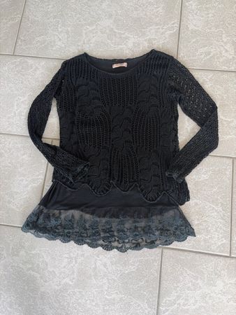 Schwarzes Häkelpullover mit Spitze, Grösse S